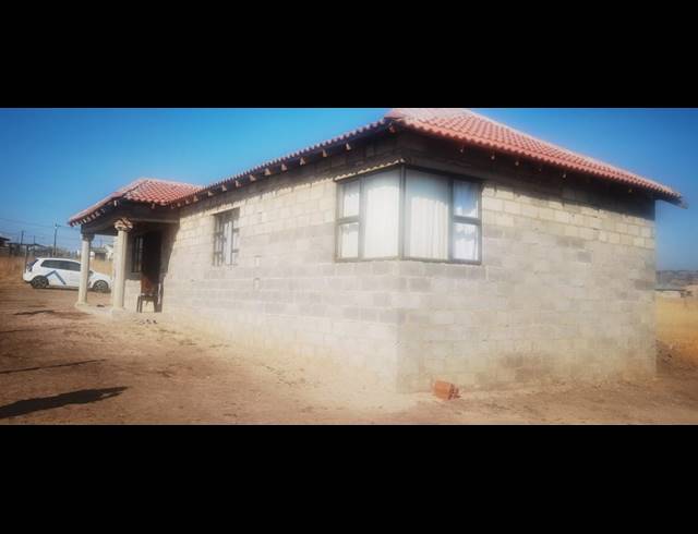 4 BEDROOM FREESTANDING FOR SALE IN MPOPHOMENI